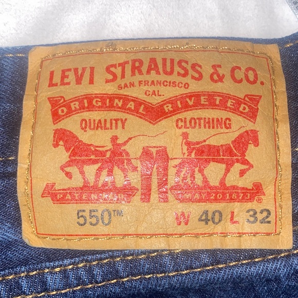 Levi's Navy Blue Relaxed Fit Men's Jeans - Picture 2 of 5